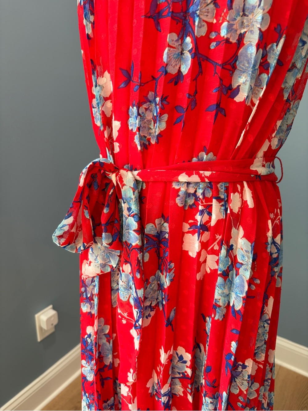 Premier Amour Red Blue Floral Pleated Midi Dress Belted Size 8 - Picture 5 of 10